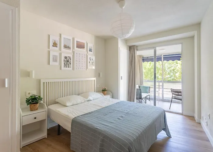 Mucho Gusto Coblanca - Spacious 3-Bedroom Apartments Levante Beach For Large Groups , Airconditioning, Pool, Free Wifi, Free Parking Apartman *