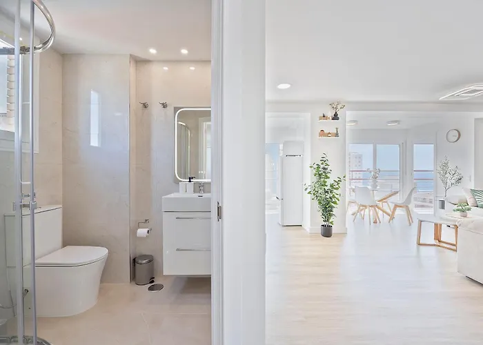 Mucho Gusto Coblanca - Spacious 3-Bedroom Apartments Levante Beach For Large Groups , Airconditioning, Pool, Free Wifi, Free Parking Apartman Benidorm