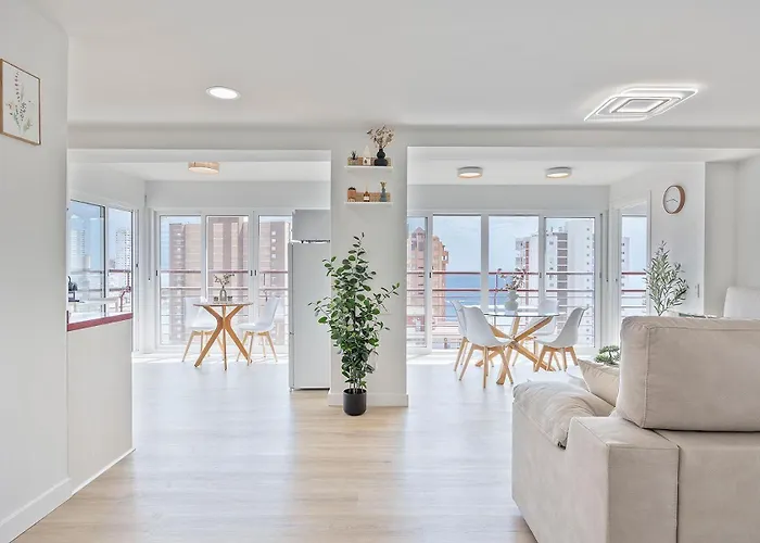 Mucho Gusto Coblanca - Spacious 3-Bedroom Apartments Levante Beach For Large Groups , Airconditioning, Pool, Free Wifi, Free Parking Apartman Benidorm