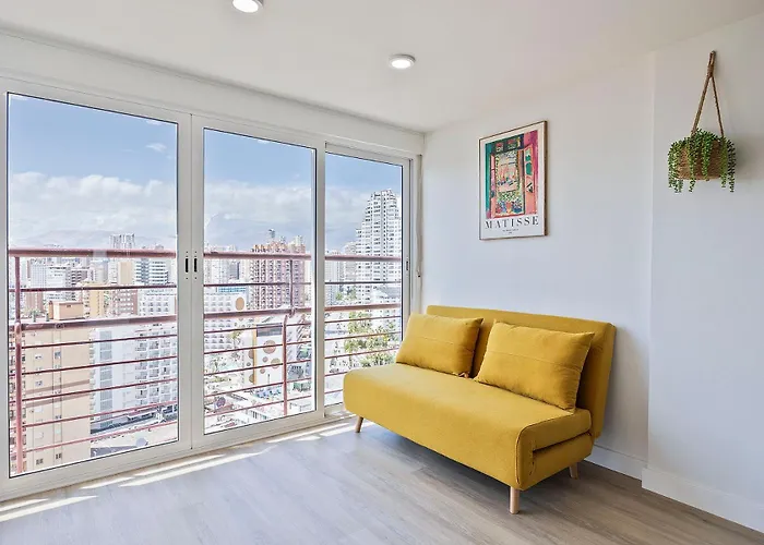 Mucho Gusto Coblanca - Spacious 3-Bedroom Apartments Levante Beach For Large Groups , Airconditioning, Pool, Free Wifi, Free Parking