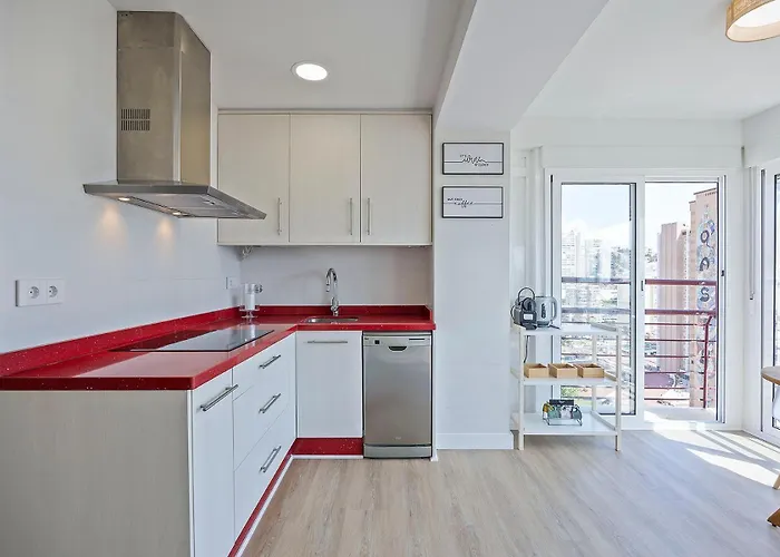 Apartman Mucho Gusto Coblanca - Spacious 3-Bedroom Apartments Levante Beach For Large Groups , Airconditioning, Pool, Free Wifi, Free Parking *