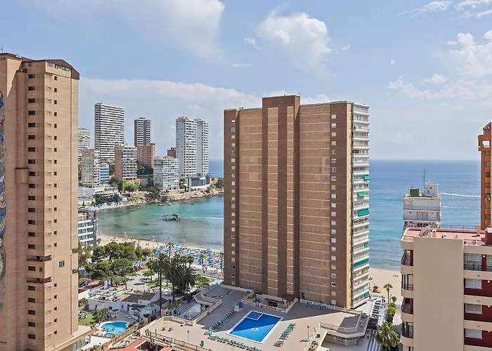 Mucho Gusto Coblanca - Spacious 3-Bedroom Apartments Levante Beach For Large Groups , Airconditioning, Pool, Free Wifi, Free Parking *