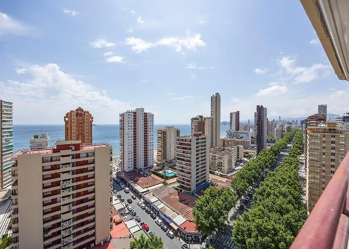 Mucho Gusto Coblanca - Spacious 3-Bedroom Apartments Levante Beach For Large Groups , Airconditioning, Pool, Free Wifi, Free Parking Benidorm