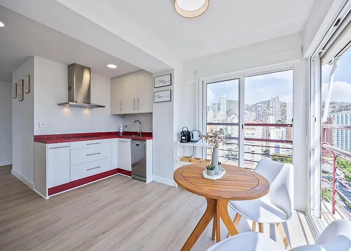 Mucho Gusto Coblanca - Spacious 3-Bedroom Apartments Levante Beach For Large Groups , Airconditioning, Pool, Free Wifi, Free Parking