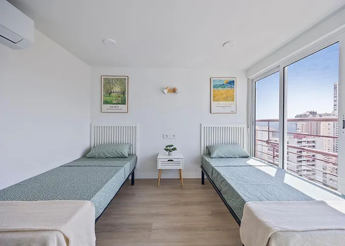 Mucho Gusto Coblanca - Spacious 3-Bedroom Apartments Levante Beach For Large Groups , Airconditioning, Pool, Free Wifi, Free Parking Apartman *