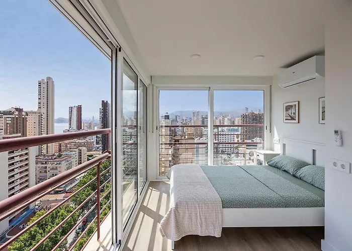 Apartman Mucho Gusto Coblanca - Spacious 3-Bedroom Apartments Levante Beach For Large Groups , Airconditioning, Pool, Free Wifi, Free Parking