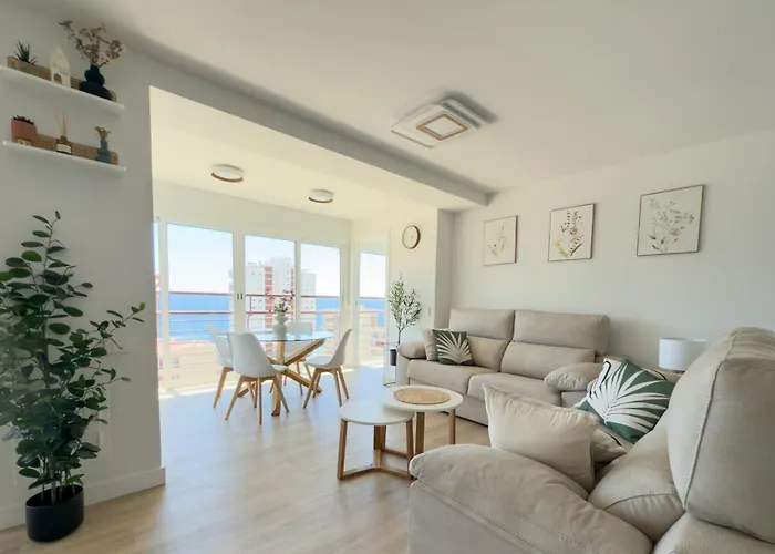 Mucho Gusto Coblanca - Spacious 3-Bedroom Apartments Levante Beach For Large Groups , Airconditioning, Pool, Free Wifi, Free Parking Benidorm