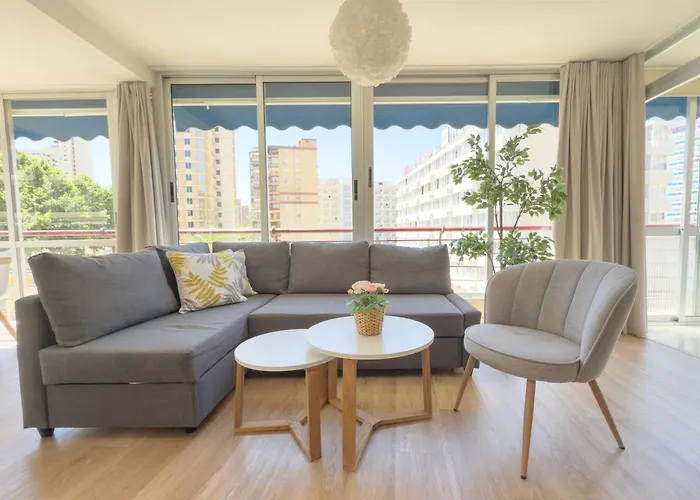 Mucho Gusto Coblanca - Spacious 3-Bedroom Apartments Levante Beach For Large Groups , Airconditioning, Pool, Free Wifi, Free Parking *